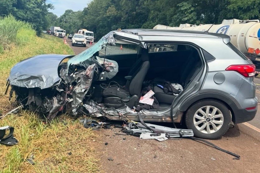 Colis&atilde;o entre carro e &ocirc;nibus deixa um morto e dois feridos em Campo Mour&atilde;o