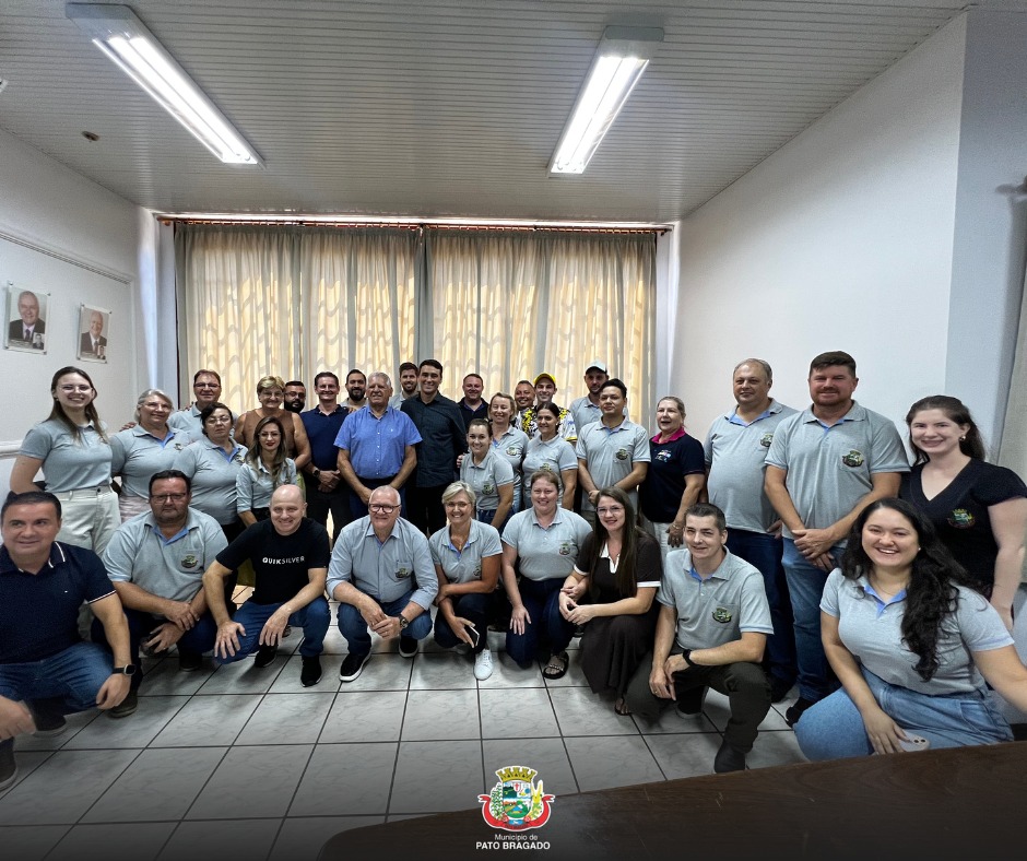 Deputado Sperafico viabiliza seis novos ve&iacute;culos para a Prefeitura de Pato Bragado