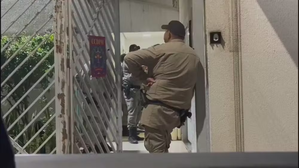 PM do Paran&aacute; preso em flagrante suspeito de estuprar e manter prima trancada em casa em GO est&aacute; afastado da corpora&ccedil;&atilde;o desde 2025