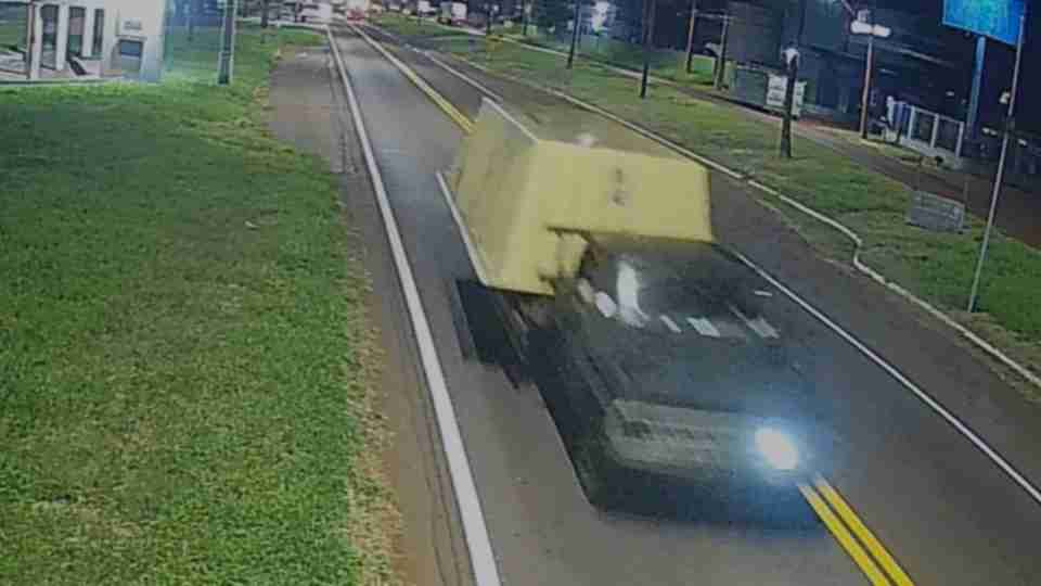 Criminosos furtam piscina de 7 metros e 300 quilos no Norte do Paran&aacute;