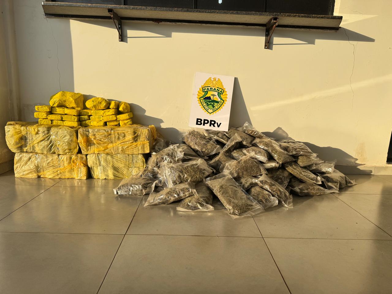 BPRv prende casal com quase 100 quilos de drogas durante opera&ccedil;&atilde;o na PR-323, em Ipor&atilde;