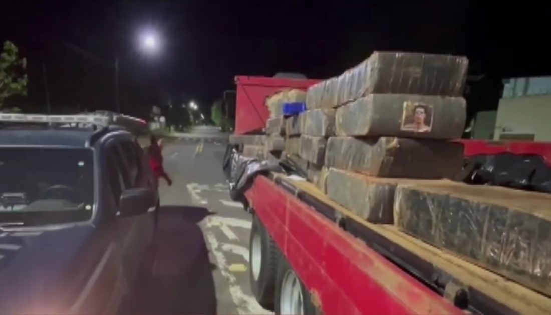 PRF apreende mais de uma tonelada de maconha em caminh&atilde;o na BR-277, em C&eacute;u Azul