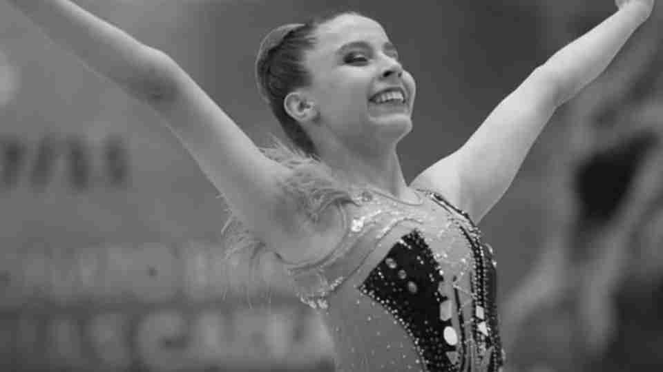 Campe&atilde; brasileira de gin&aacute;stica Isabelle Marciniak morre aos 18 anos