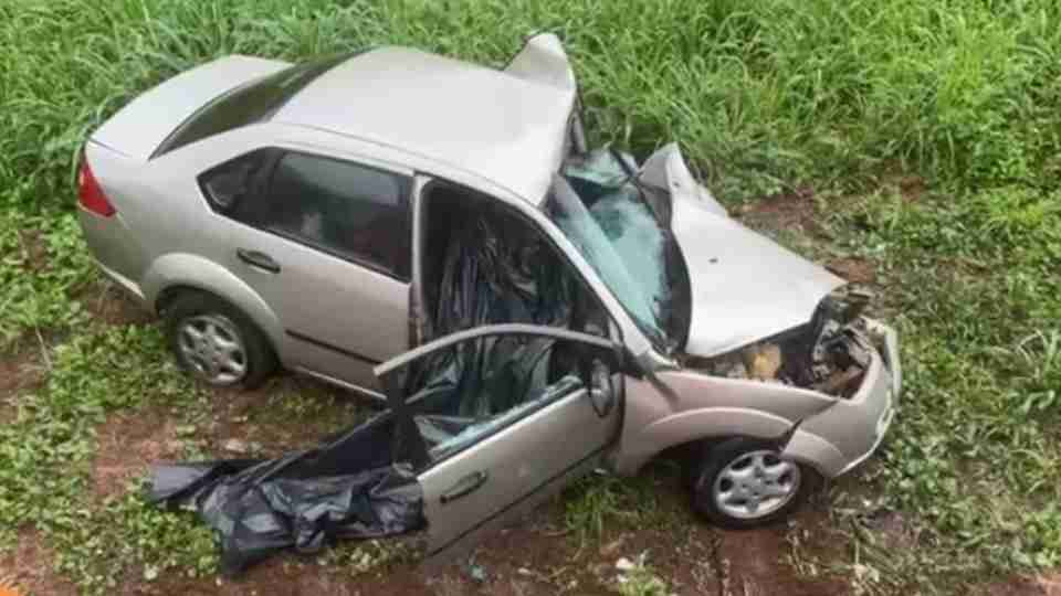 Cinco pessoas morrem em grav&iacute;ssimo acidente na PR-182