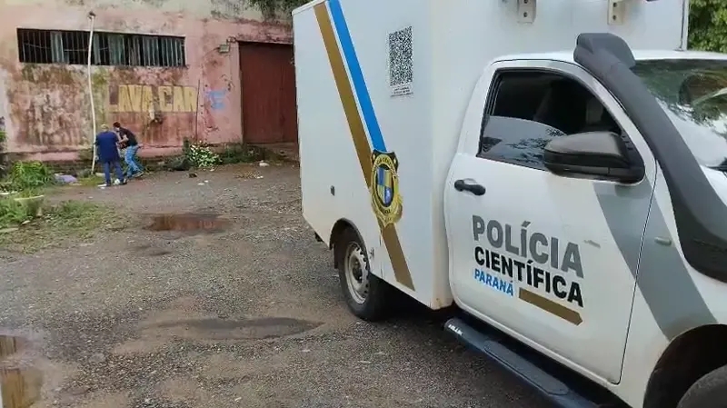 Homem &eacute; encontrado morto e nu em estacionamento no bairro Vila Portes em Foz do Igua&ccedil;u