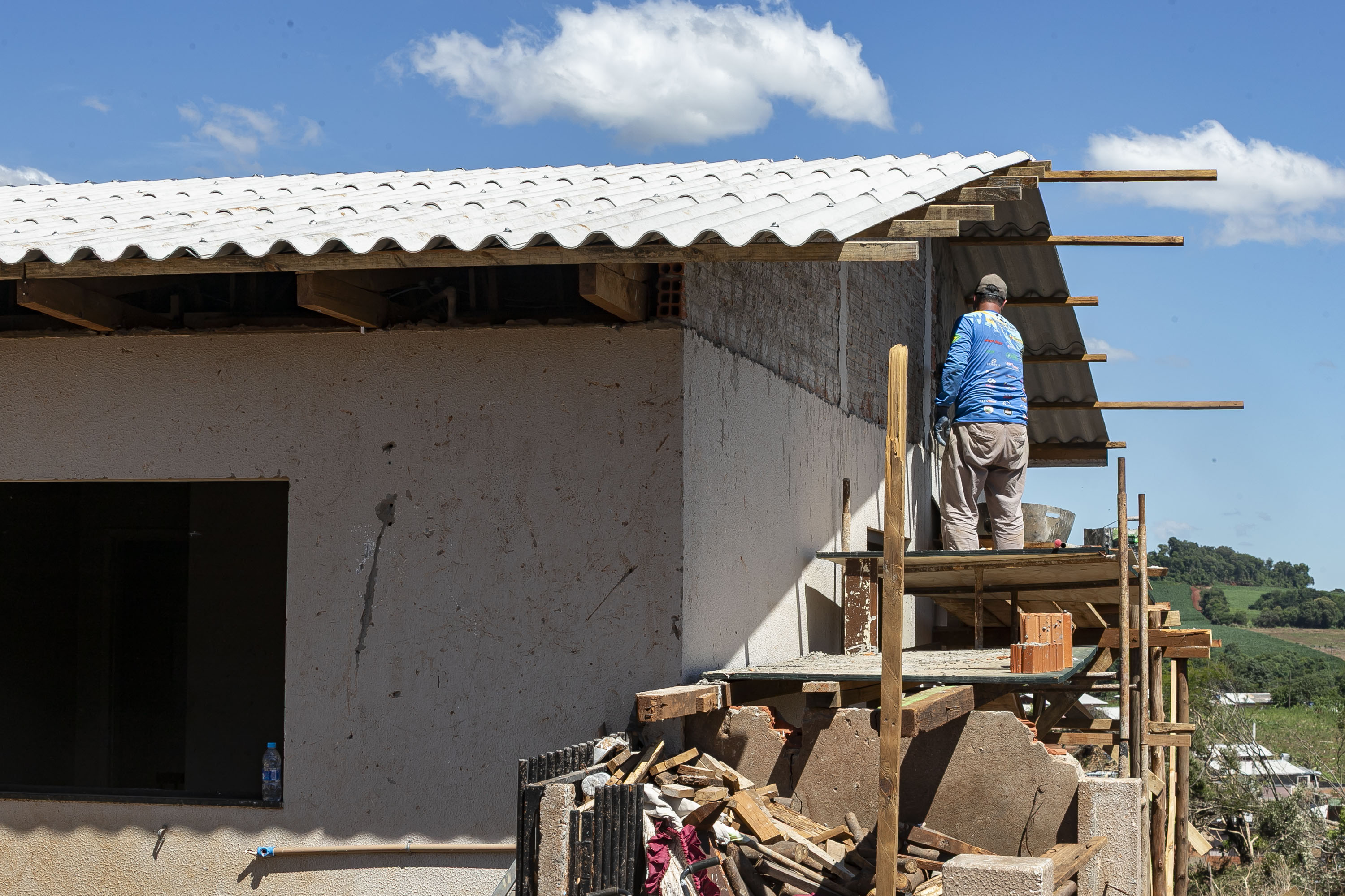 1.475 fam&iacute;lias de Rio Bonito do Igua&ccedil;u recebem segunda parcela do Programa Supera&ccedil;&atilde;o