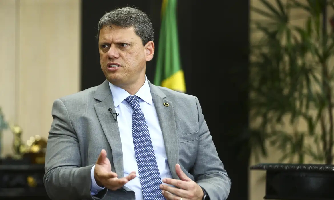 Tarc&iacute;sio d&aacute; apoio a Fl&aacute;vio, mas diz que direita ter&aacute; mais nomes em 2026