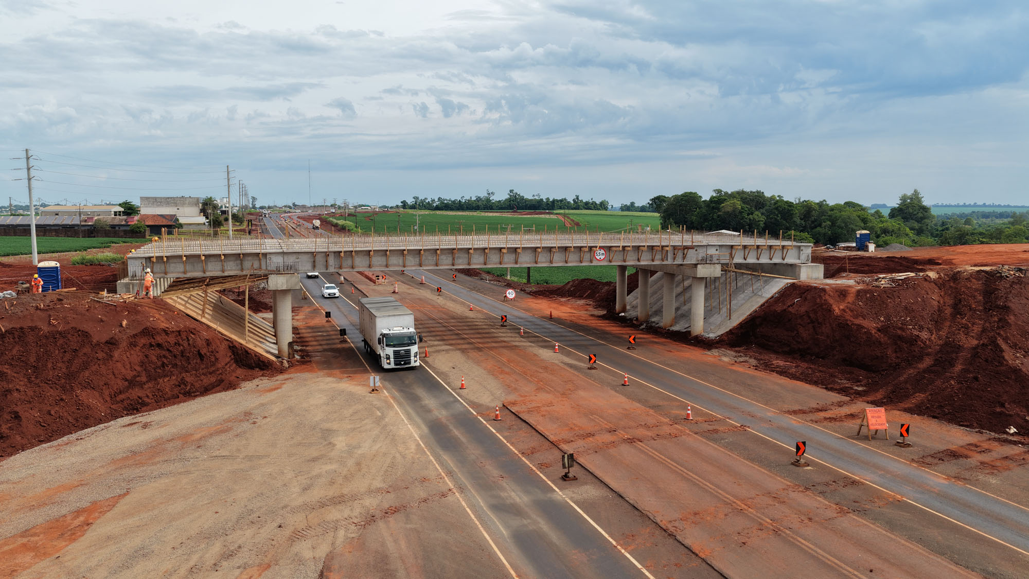 Execu&ccedil;&atilde;o de contorno vi&aacute;rio de Palotina sobe para 86%