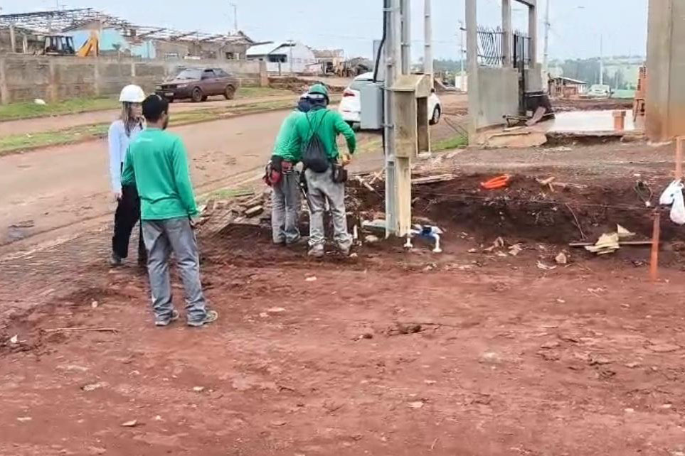 Estado come&ccedil;a a construir novas casas para as fam&iacute;lias mais afetadas pelo tornado em Rio Bonito do Igua&ccedil;u
