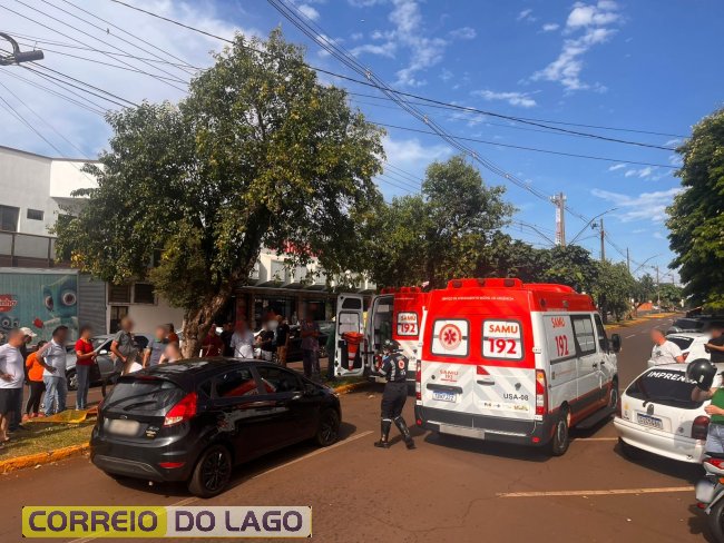 Mulher &eacute; atropelada em faixa de pedestres e fica gravemente ferida no centro de Santa Helena