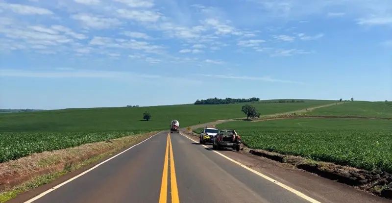 Homem e crian&ccedil;a ficam gravemente feridos em acidente na PR-486, em Nova Aurora