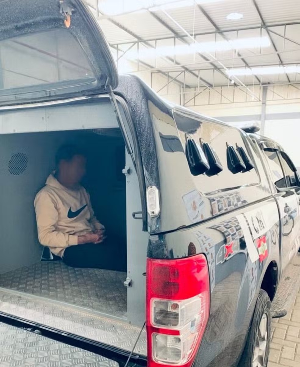 Professor &eacute; preso suspeito de estuprar aluna de 9 anos em sala de aula em SC