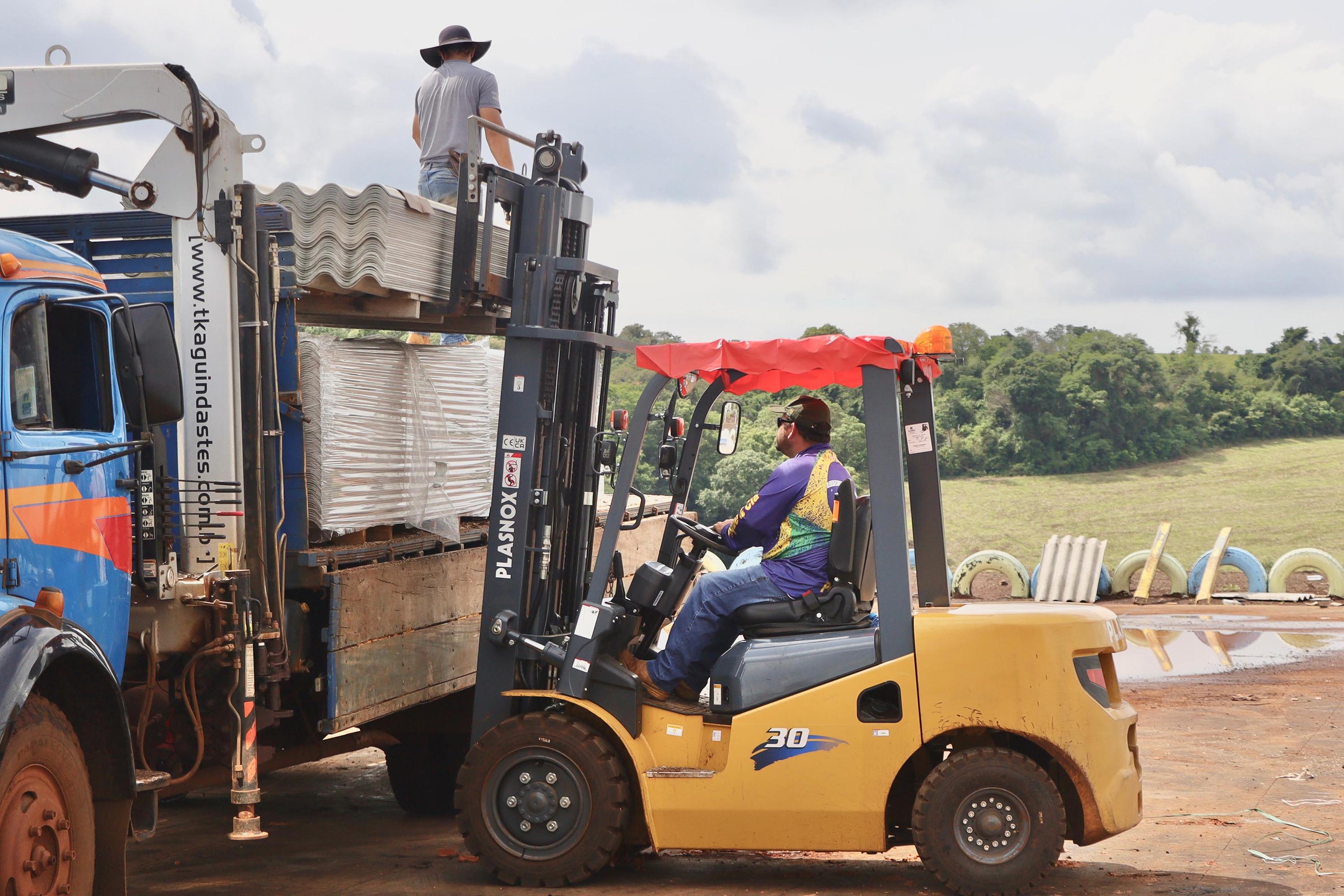 Estado refor&ccedil;a pedido por materiais de constru&ccedil;&atilde;o para avan&ccedil;ar os trabalhos em Rio Bonito do Igua&ccedil;u