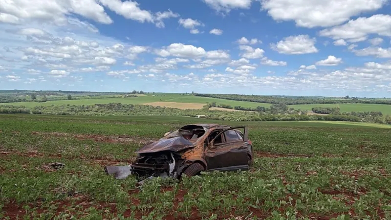 Persegui&ccedil;&atilde;o policial deixa um morto e outro ferido ap&oacute;s capotamento na BR-369, em Cascavel