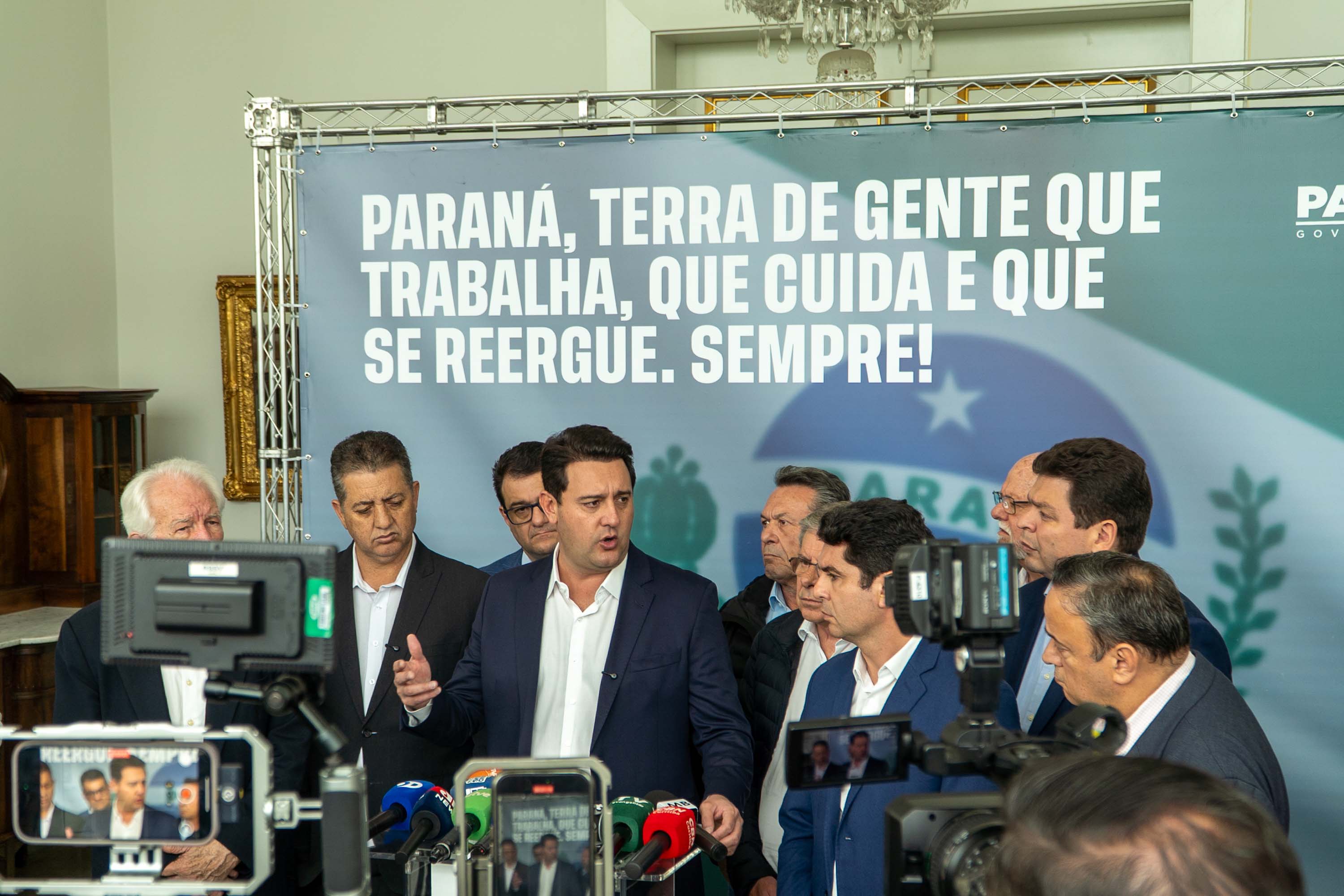 Paran&aacute; anuncia isen&ccedil;&atilde;o da tarifa de &aacute;gua para moradores de Rio Bonito do Igua&ccedil;u