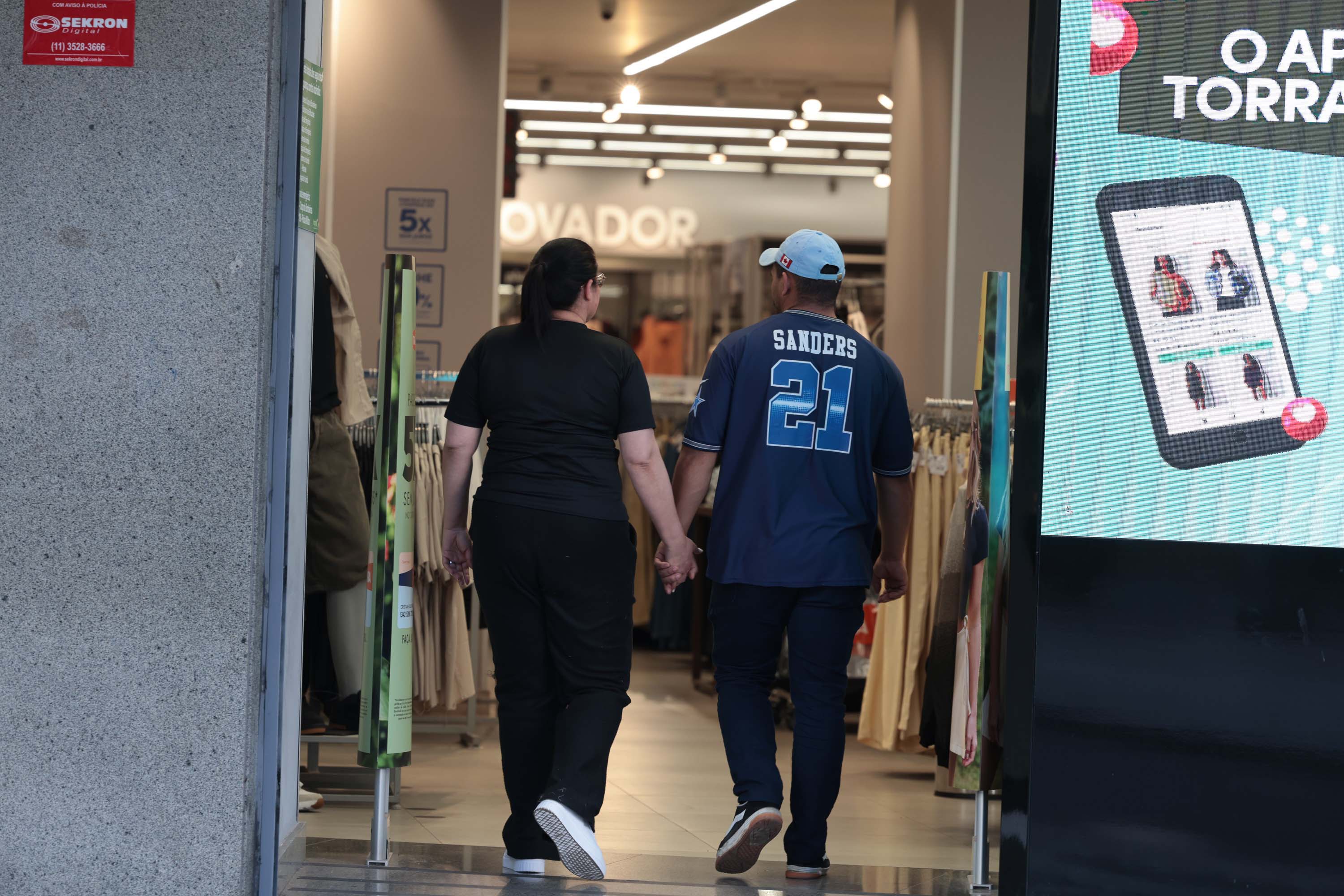 Paran&aacute; fecha outubro com tempo de apenas 8 horas para abertura de empresas