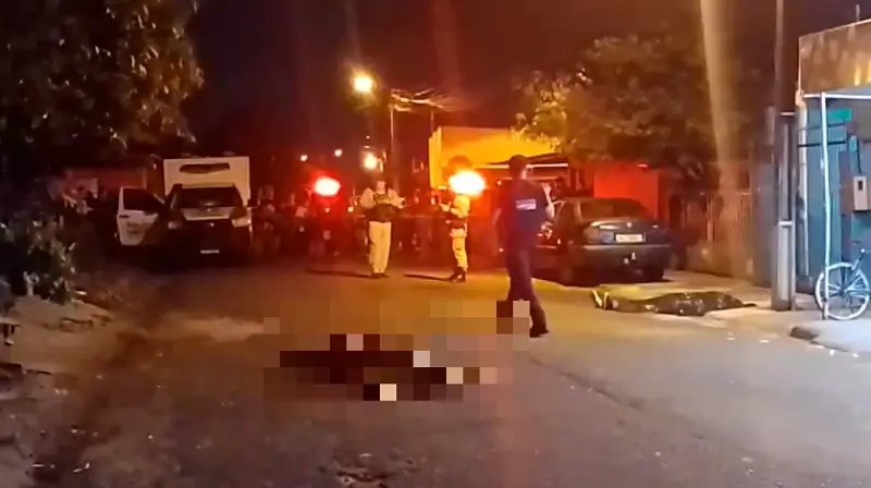 Troca de tiros termina com dois homens mortos em bar no Jardim Dourado, em Foz do Igua&ccedil;u