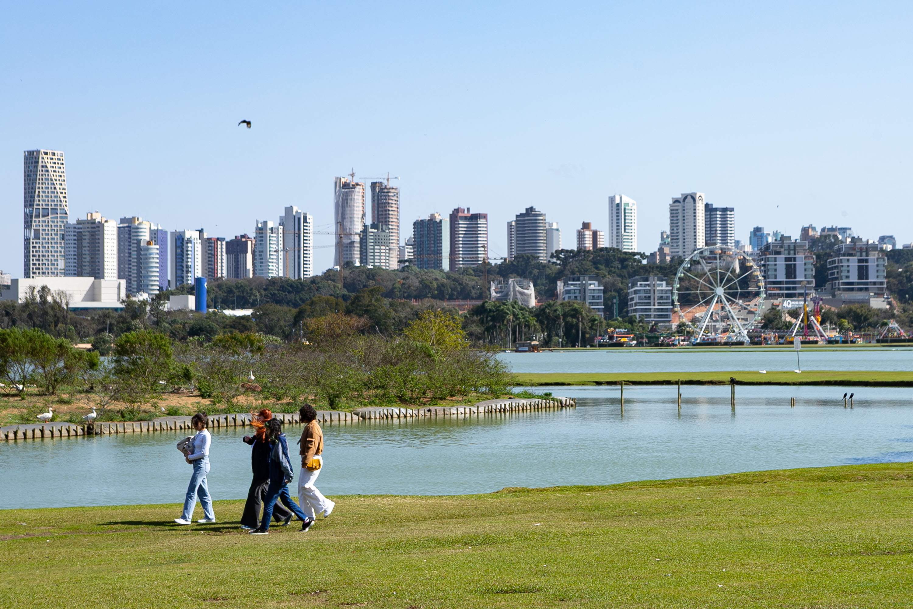 Novembro come&ccedil;a com chuva, mas sol aparece com mais frequ&ecirc;ncia na segunda quinzena