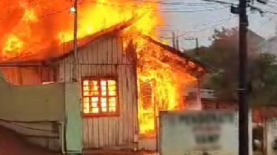 Ex-namorado incendeia casa e &eacute; preso por tentativa de feminic&iacute;dio no PR