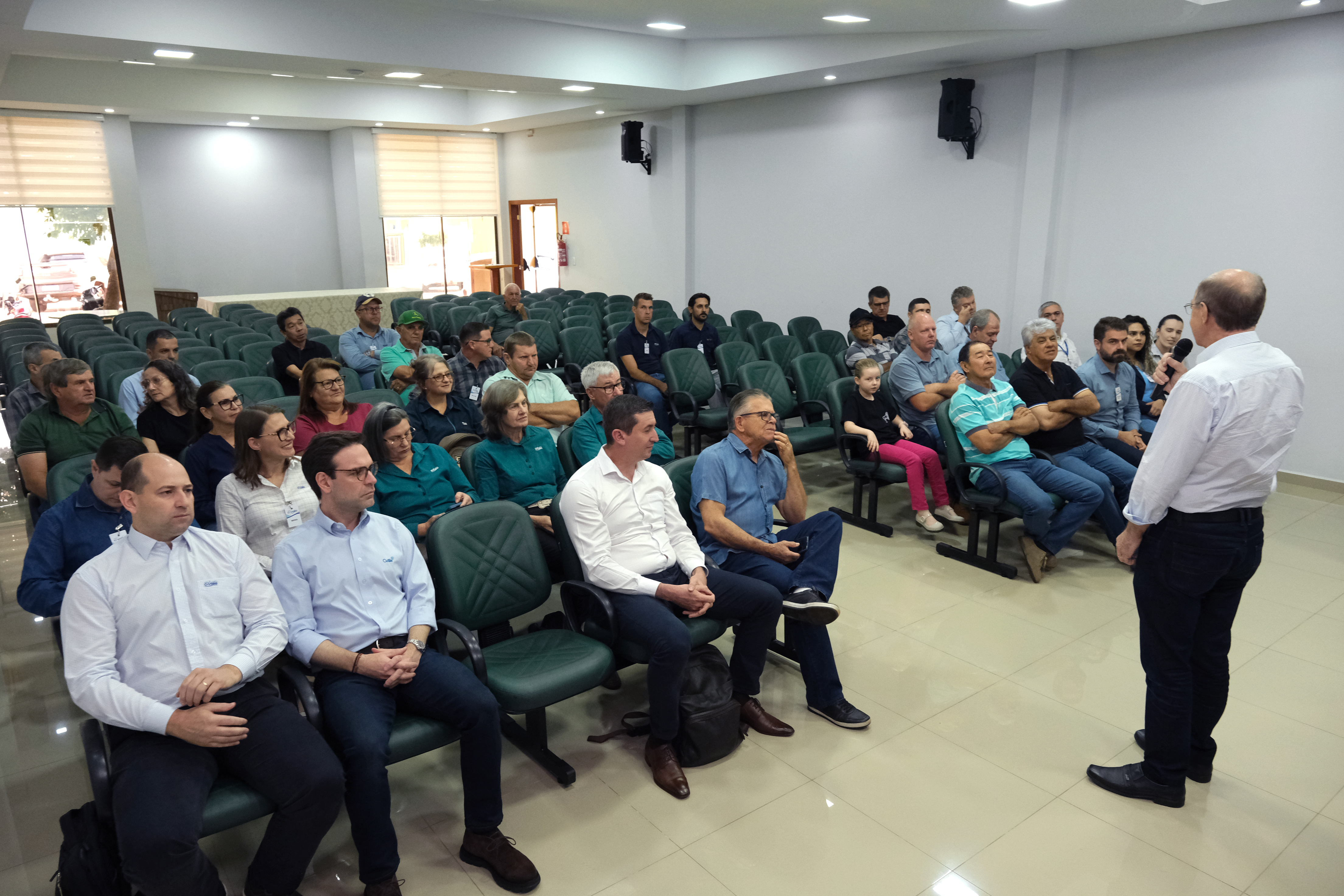 C.Vale inicia rodada de reuni&otilde;es com associados do Paran&aacute;