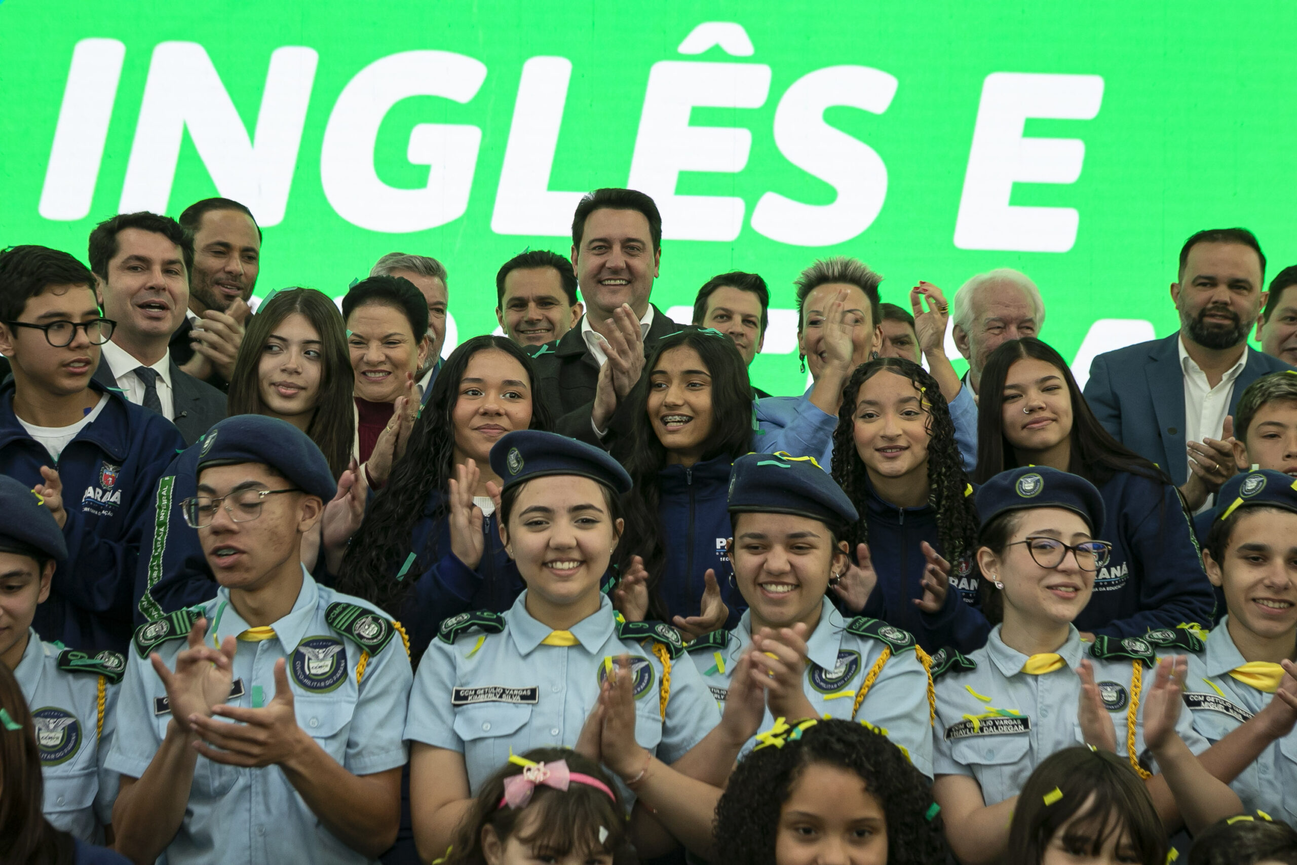 Estado apoiar&aacute; munic&iacute;pios na implementa&ccedil;&atilde;o de ingl&ecirc;s e rob&oacute;tica no Ensino Fundamental