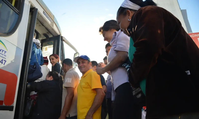 Rodoviários do Rio decidem suspender greve e ônibus voltam a circular